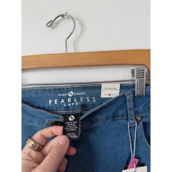 Ashley Stewart Women's Fearless Capri Pants – Blue – Size 22 – NWT - Picture 3 of 5